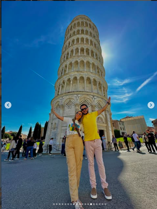 Karen e Vitor na Torre de Pisa